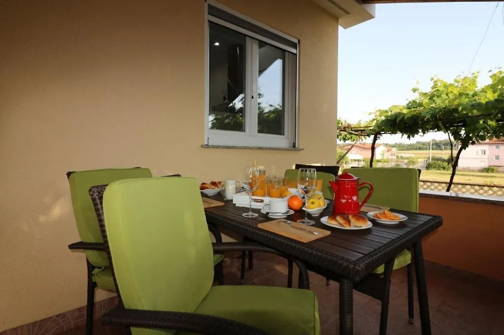 Bungalow Porec  0*,  Kroatien