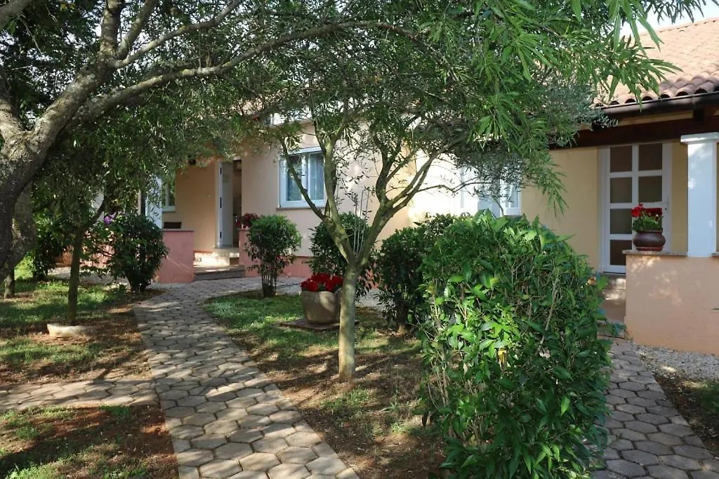 Bungalow Porec  0*,